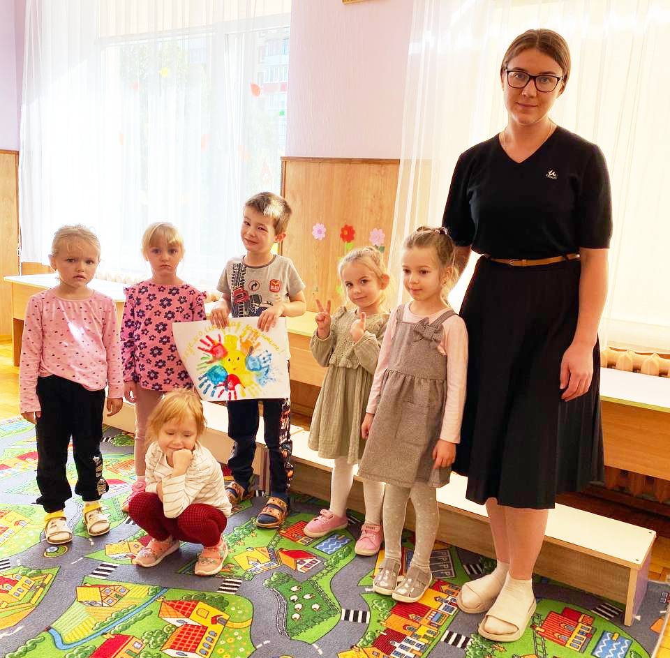 староста групи мДО 11 Олена Квачук поєднує навчання з працею